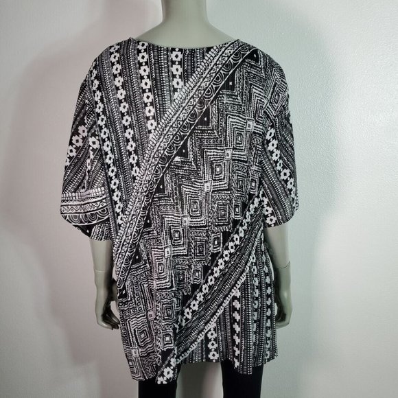 Catherines Top Plus Size 3X Petite Accordion Pleat Semi Sheer Stretch Black - Picture 4 of 6